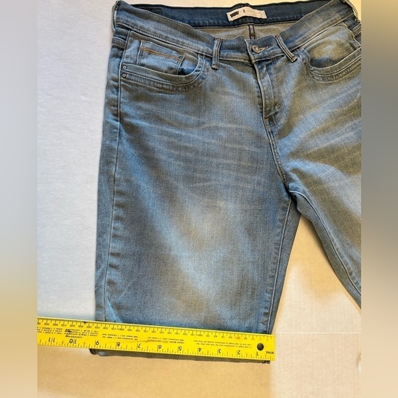 Levi’s Bermuda women’s light wash denim jean flap pocket shorts Sz-8. L6 - Picture 6 of 8